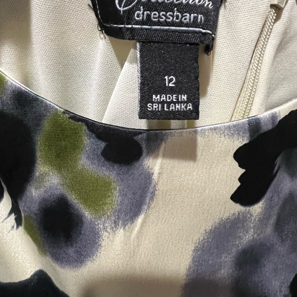 NWOT- Collection by dress barn, green floral print cocktail length dress. - Picture 4 of 5